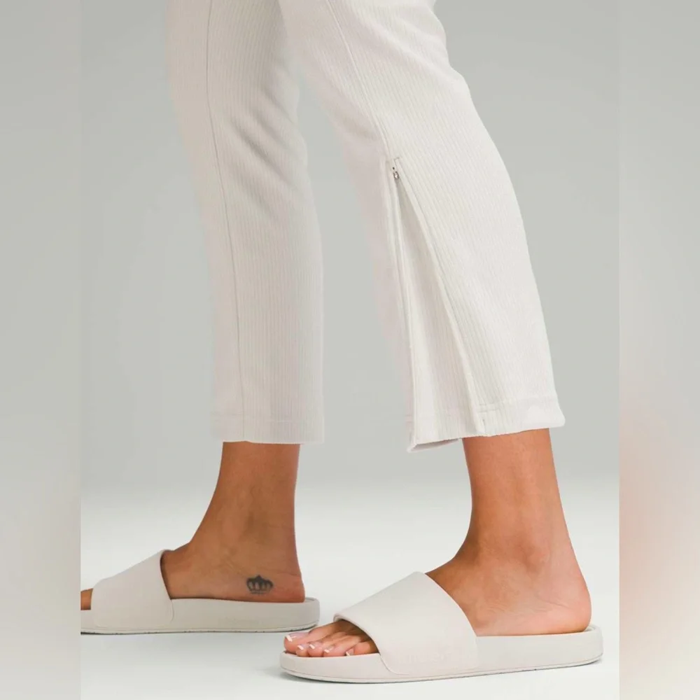 NWOT Lululemon Ribbed Softstreme Zip-Leg High-Rise Cropped Pants 25" /co… - Picture 2 of 11
